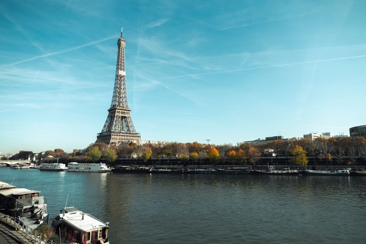 Découvrez les secrets des bateaux mouche en 2024!